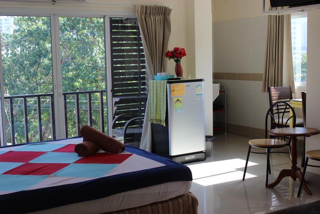 Dacha Beach Pattaya Bagian luar foto
