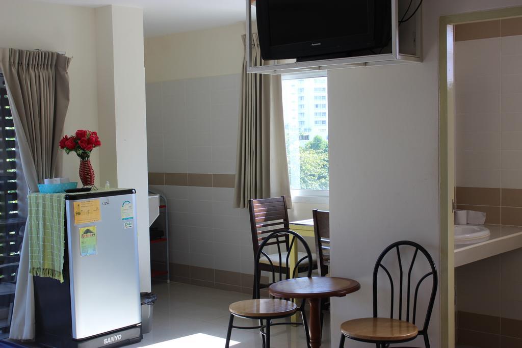 Dacha Beach Pattaya Bagian luar foto